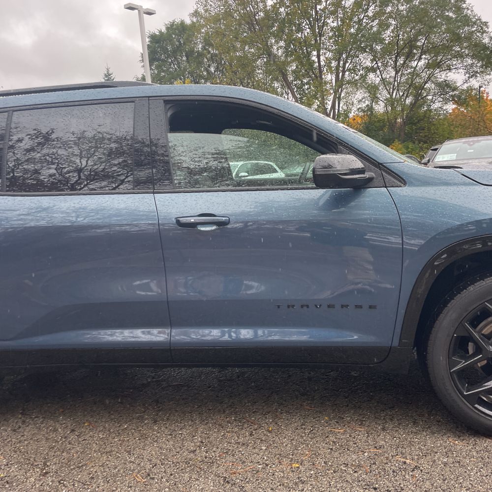 2025 Chevrolet Traverse RS