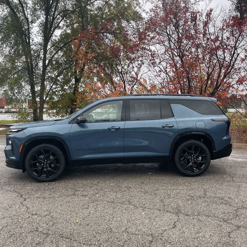 2025 Chevrolet Traverse RS