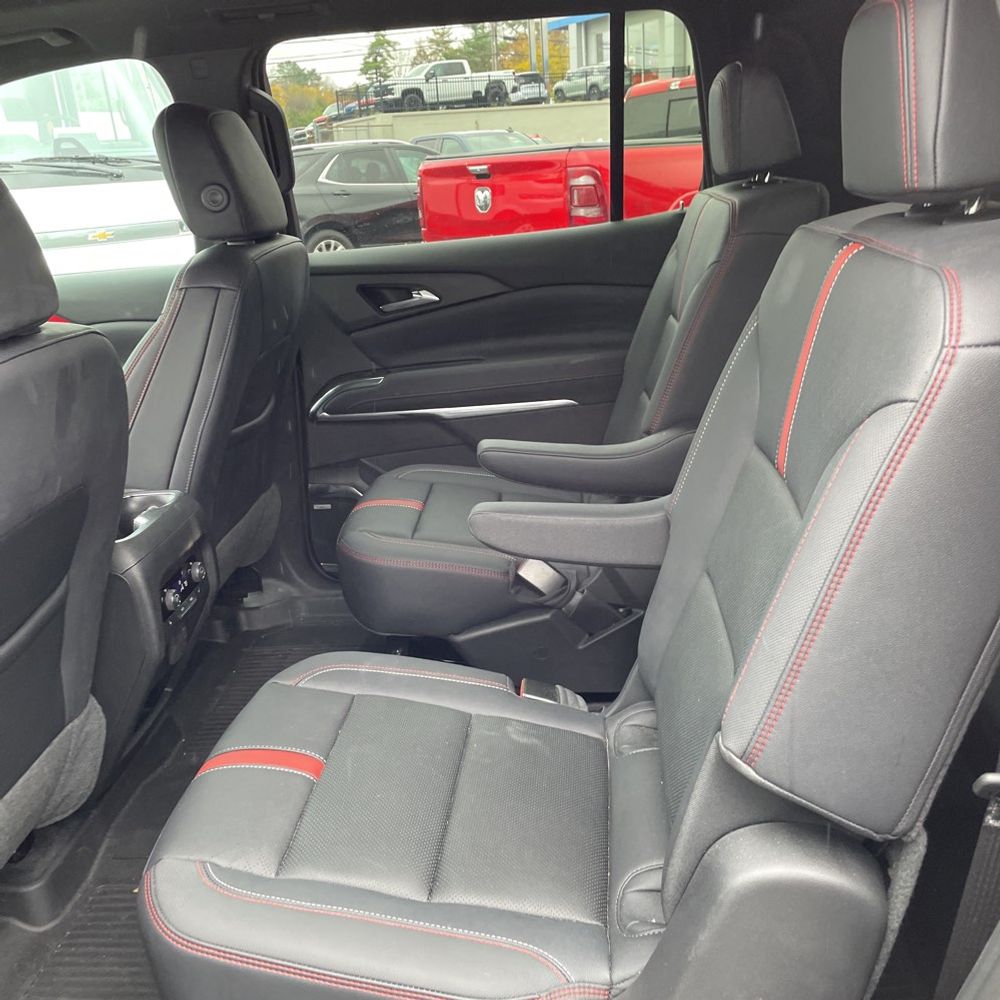 2025 Chevrolet Traverse RS