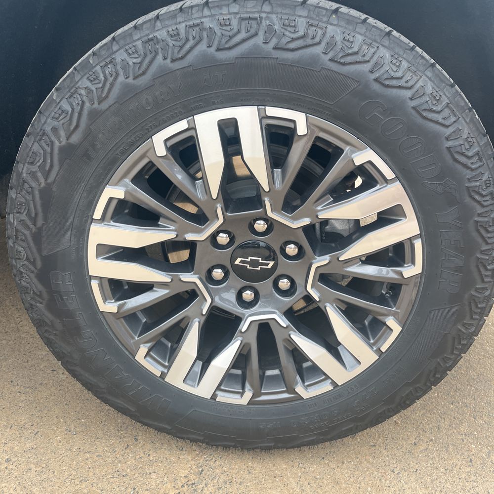 2025 Chevrolet Suburban Z71