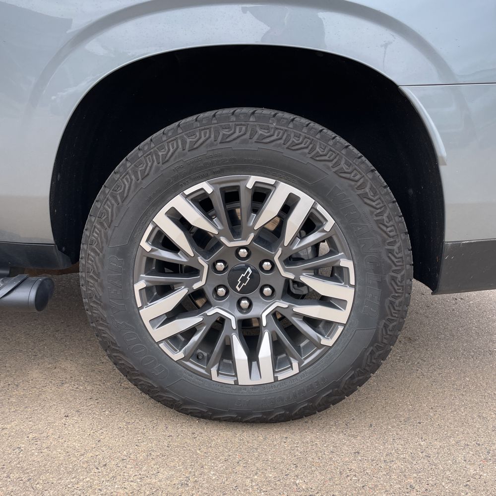 2025 Chevrolet Suburban Z71
