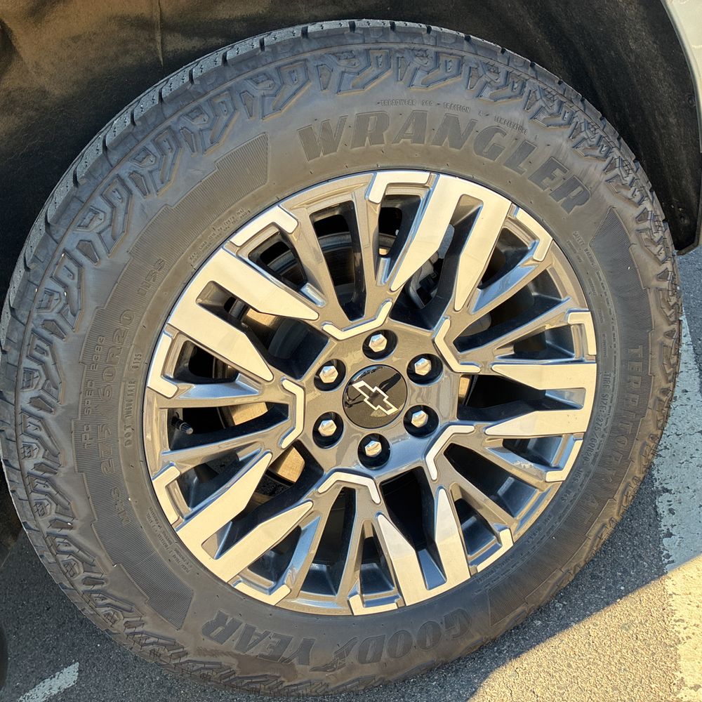 2025 Chevrolet Suburban Z71