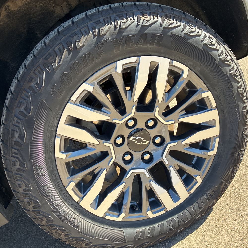2025 Chevrolet Suburban Z71