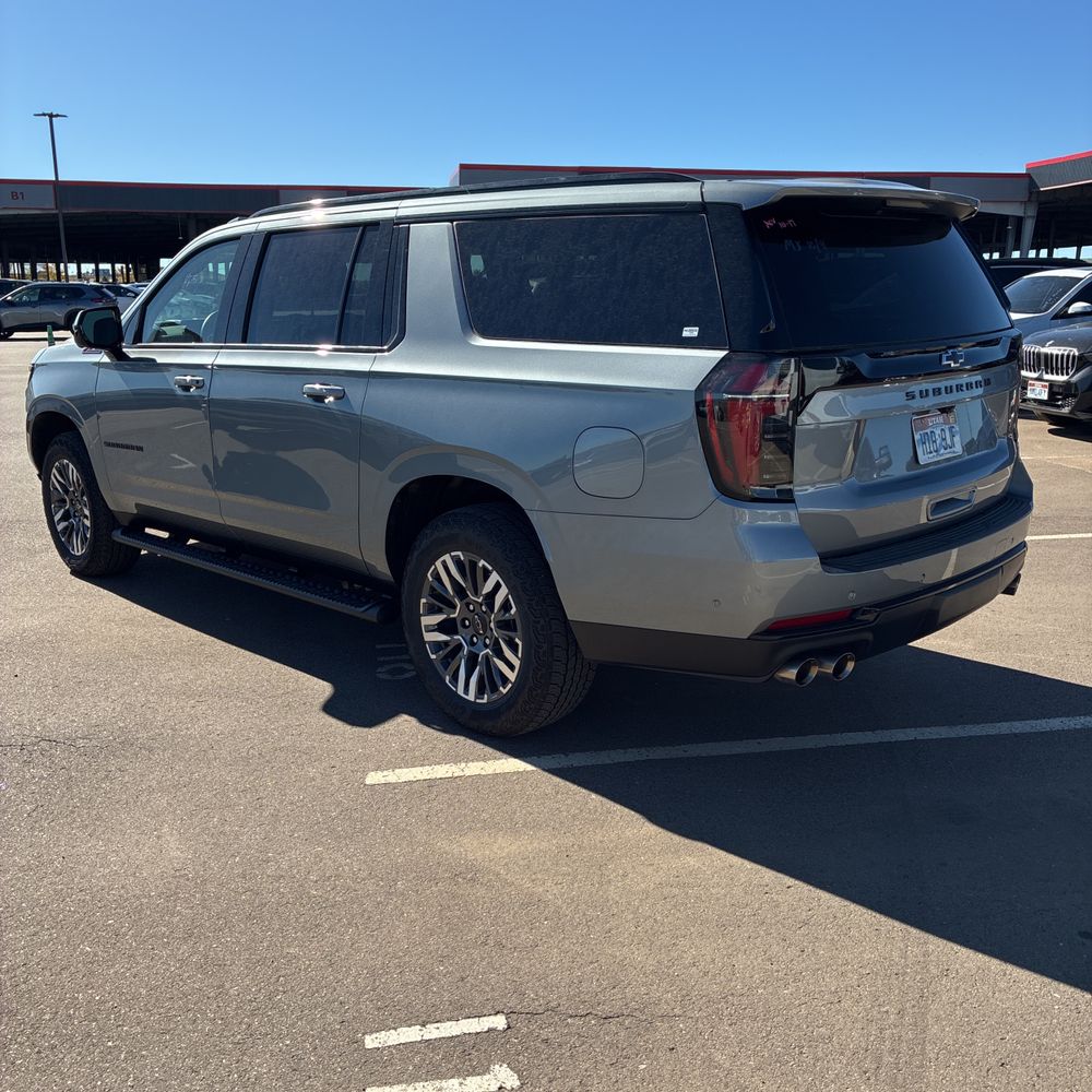 2025 Chevrolet Suburban Z71