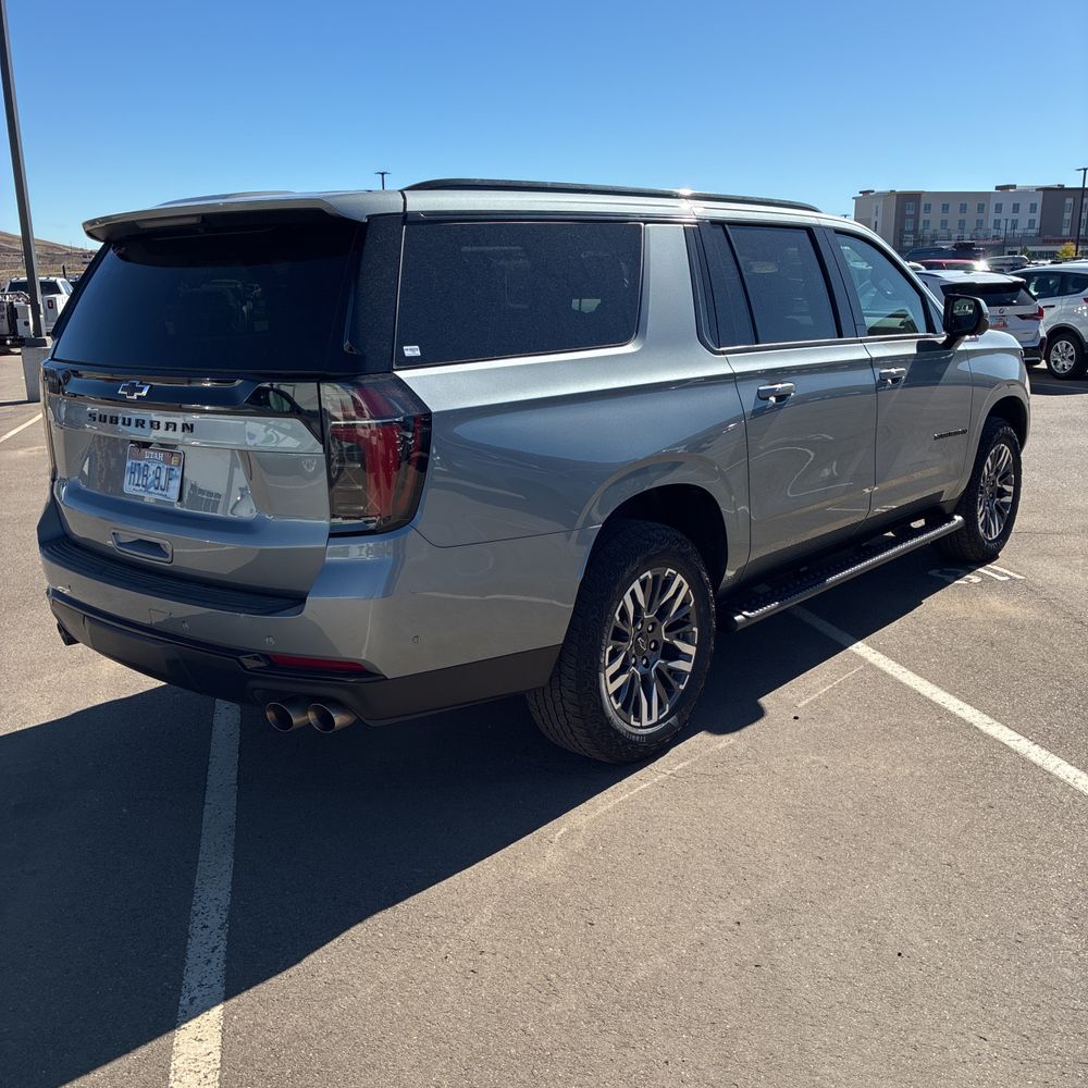 2025 Chevrolet Suburban Z71