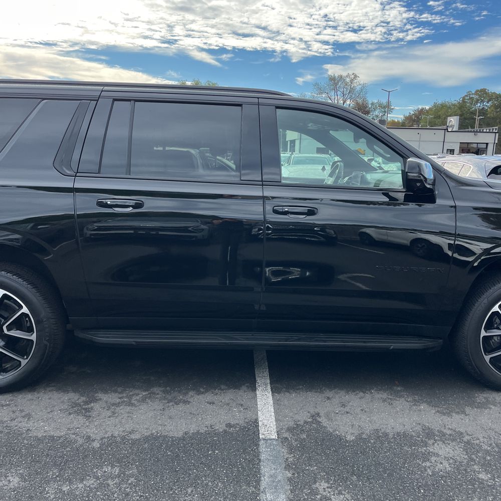 2025 Chevrolet Suburban RST