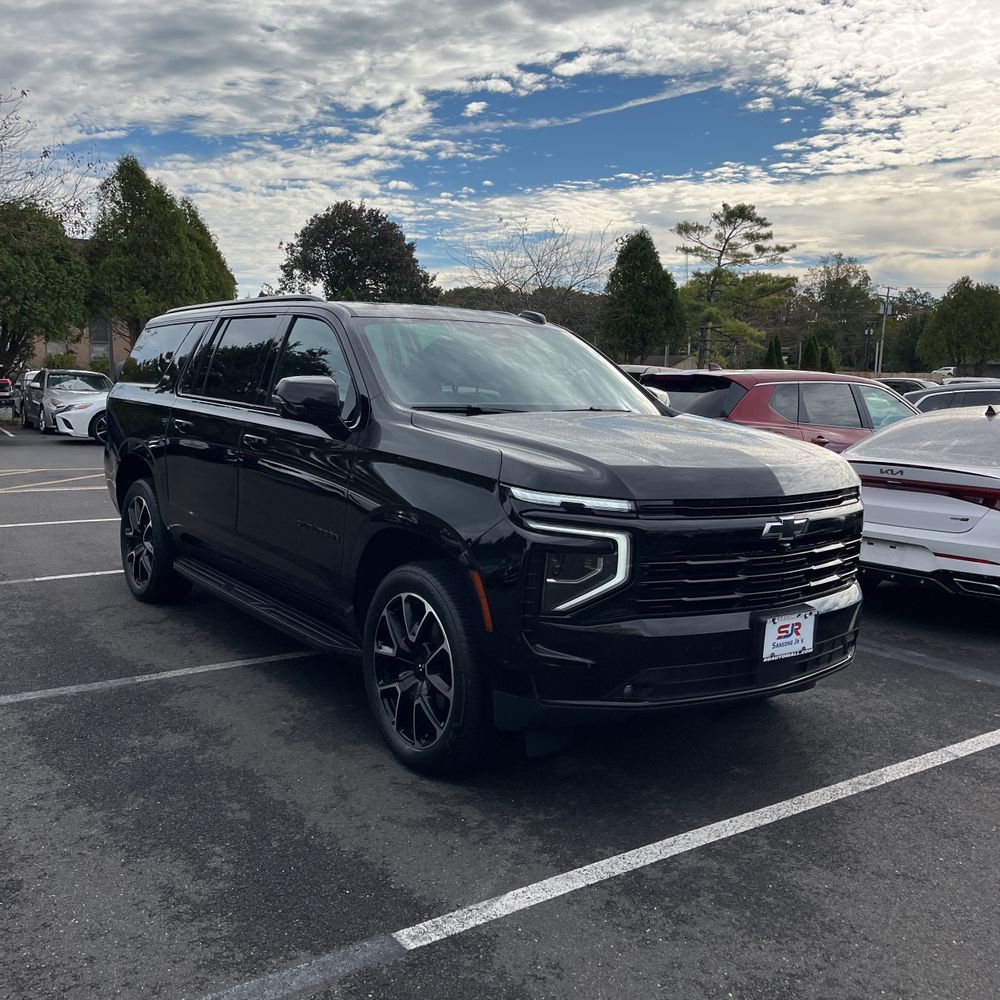 2025 Chevrolet Suburban RST
