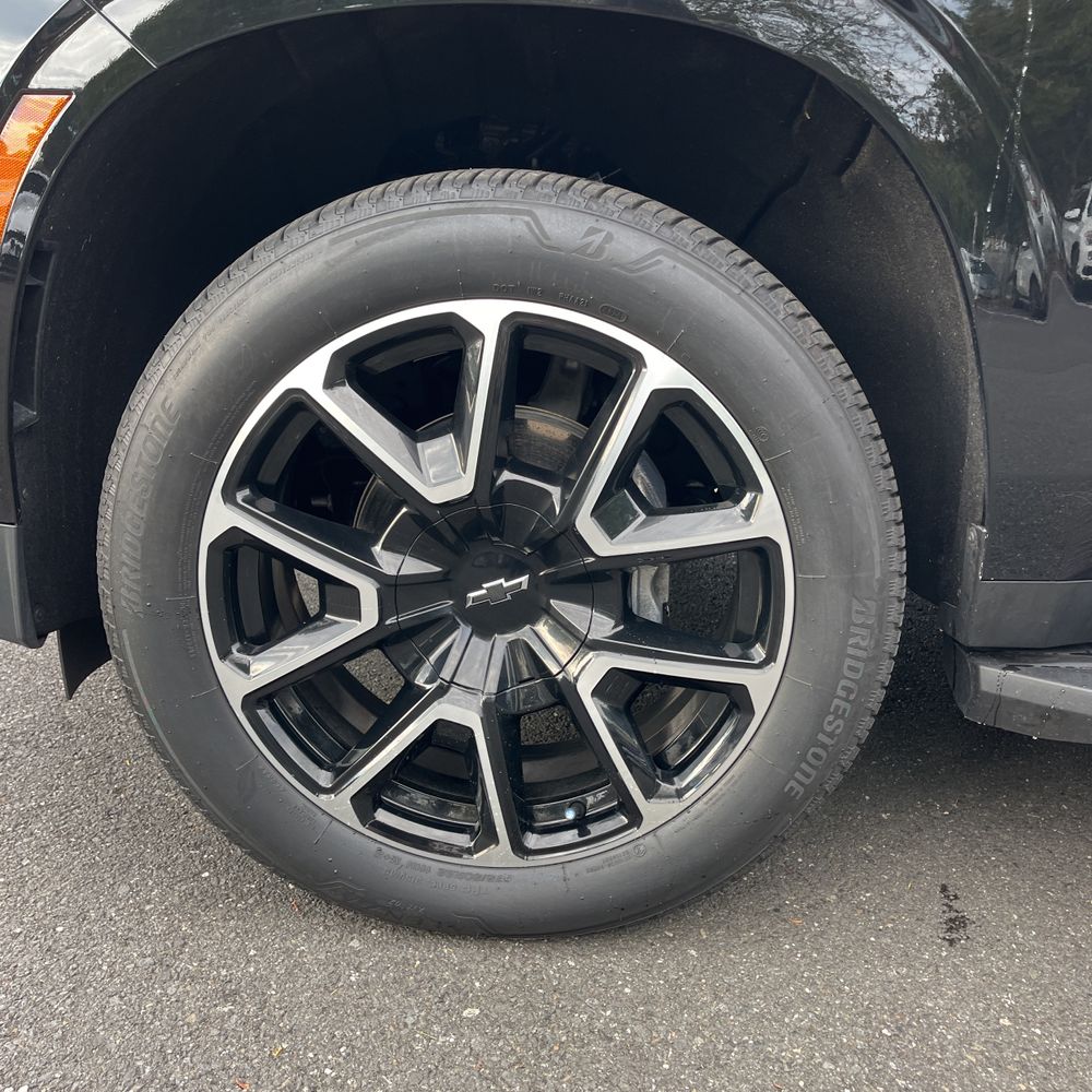 2025 Chevrolet Suburban RST