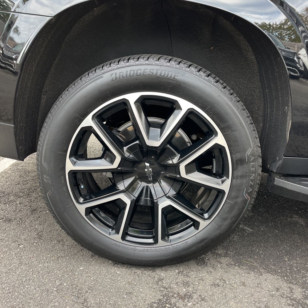 2025 Chevrolet Suburban RST
