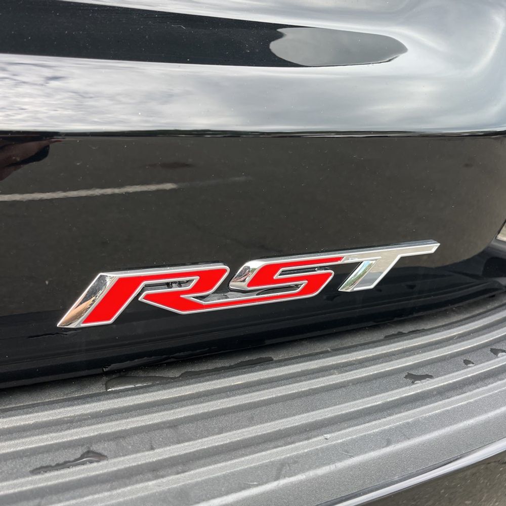 2025 Chevrolet Suburban RST