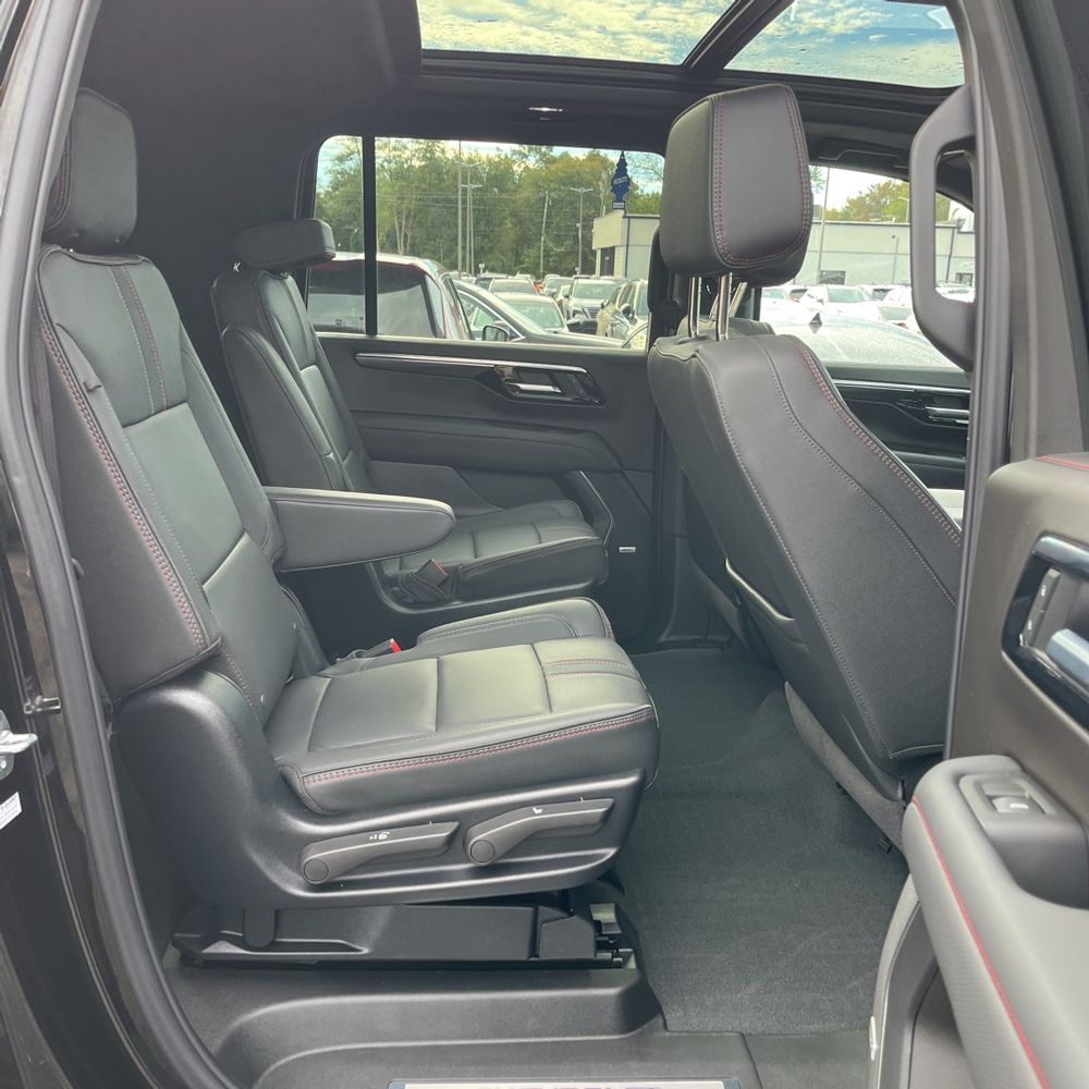 2025 Chevrolet Suburban RST