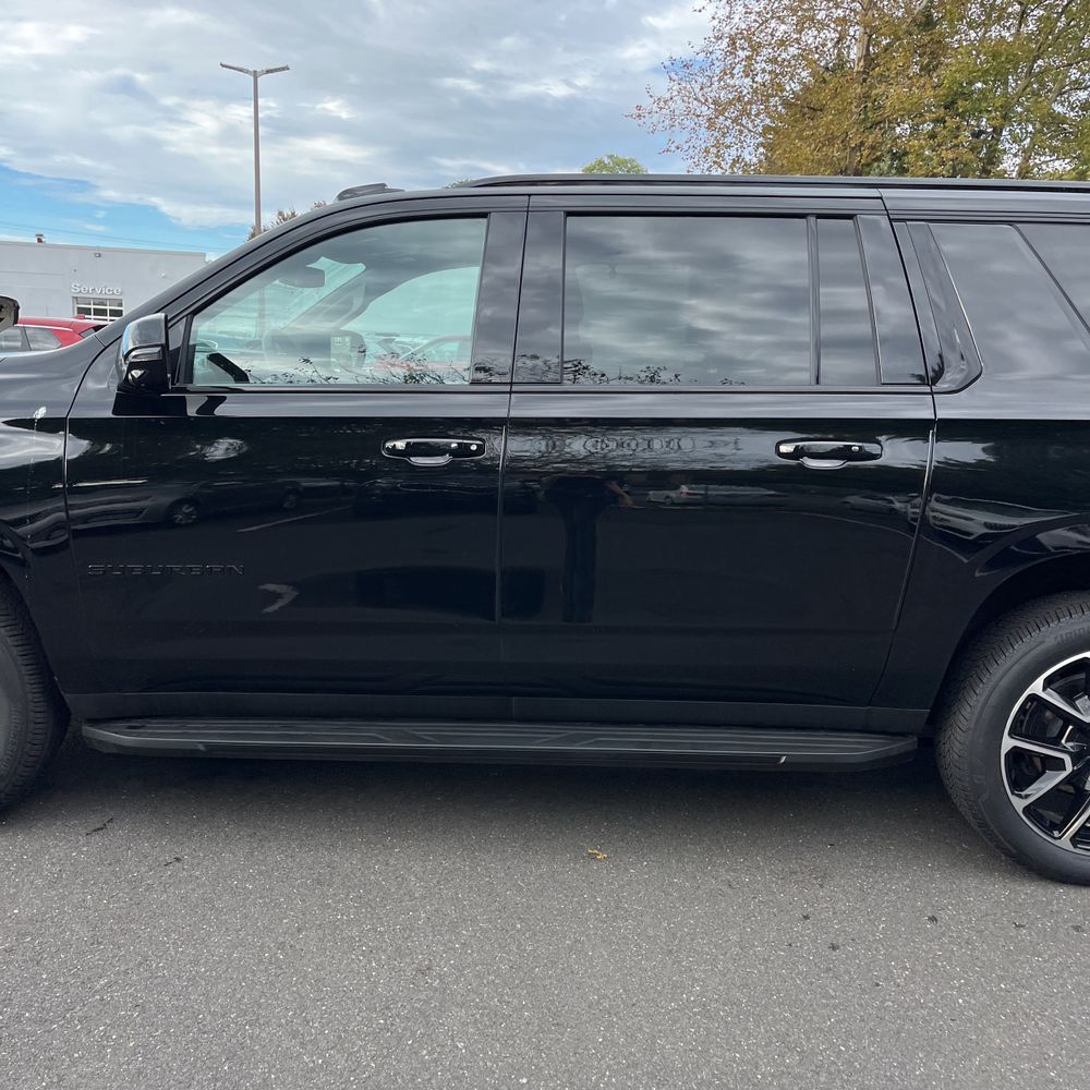 2025 Chevrolet Suburban RST