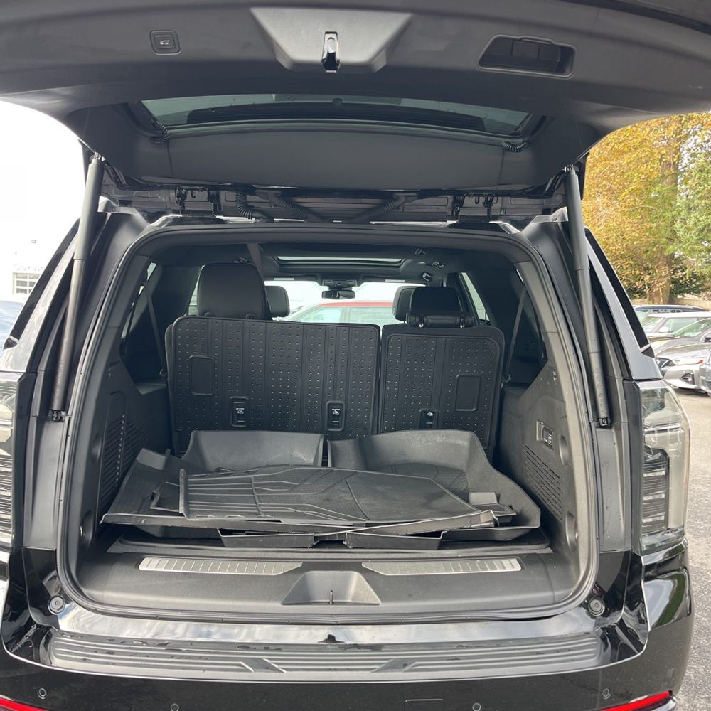 2025 Chevrolet Suburban RST