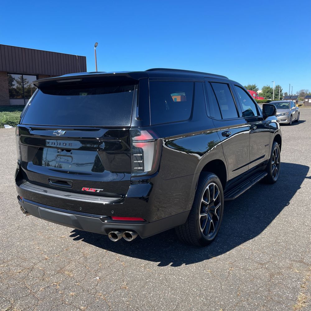 2025 Chevrolet Tahoe RST