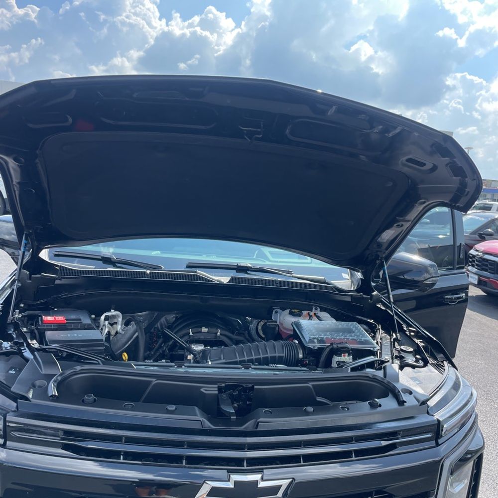 2025 Chevrolet Tahoe RST