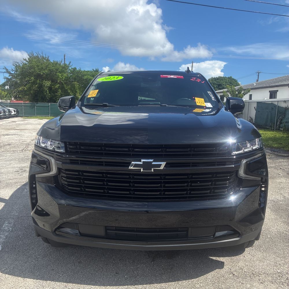 2023 Chevrolet Suburban RST