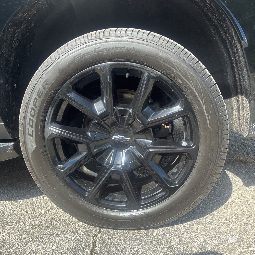 2023 Chevrolet Suburban RST