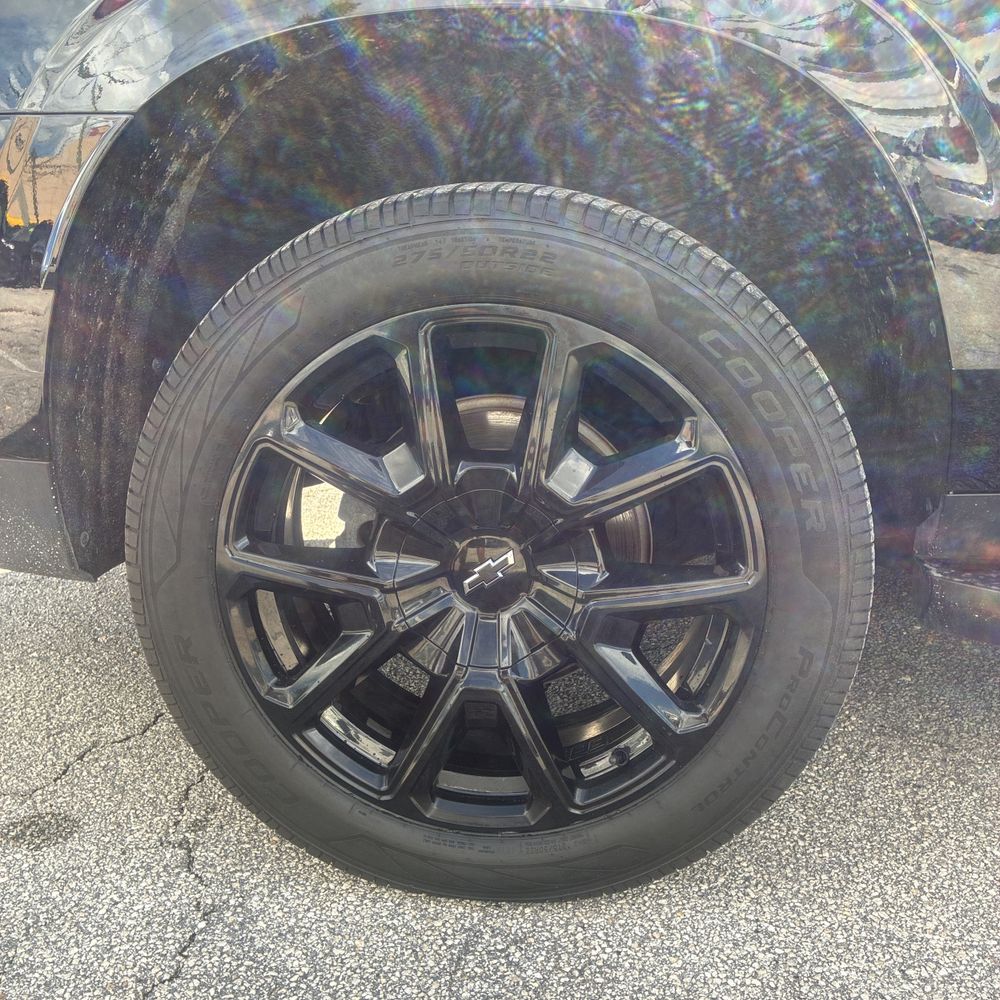 2023 Chevrolet Suburban RST