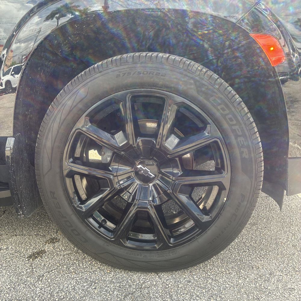 2023 Chevrolet Suburban RST