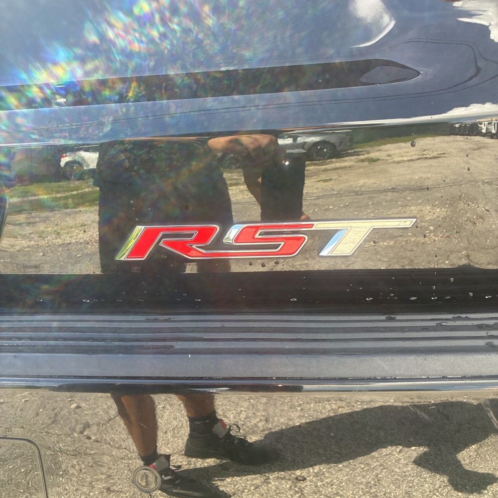 2023 Chevrolet Suburban RST