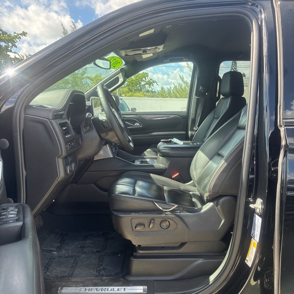 2023 Chevrolet Suburban RST