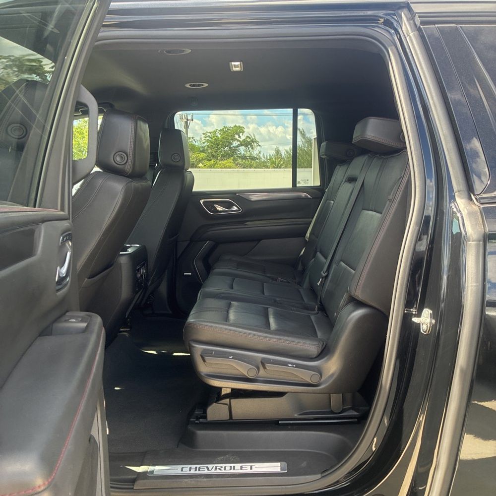 2023 Chevrolet Suburban RST