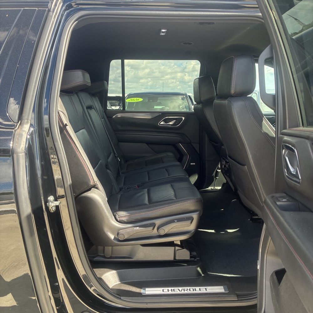2023 Chevrolet Suburban RST