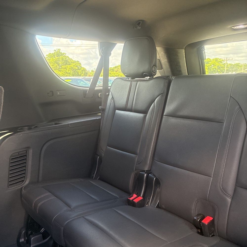2023 Chevrolet Suburban RST