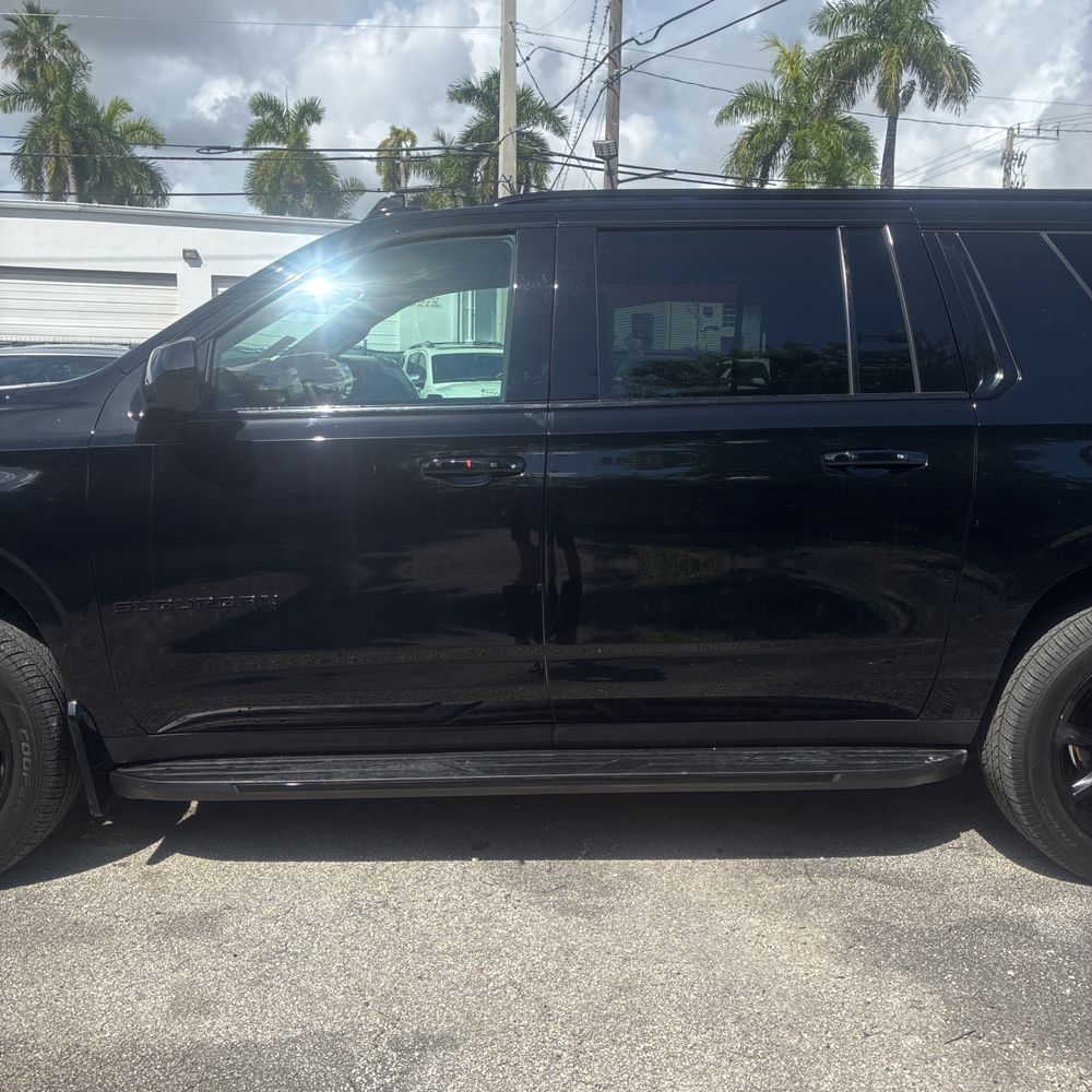 2023 Chevrolet Suburban RST