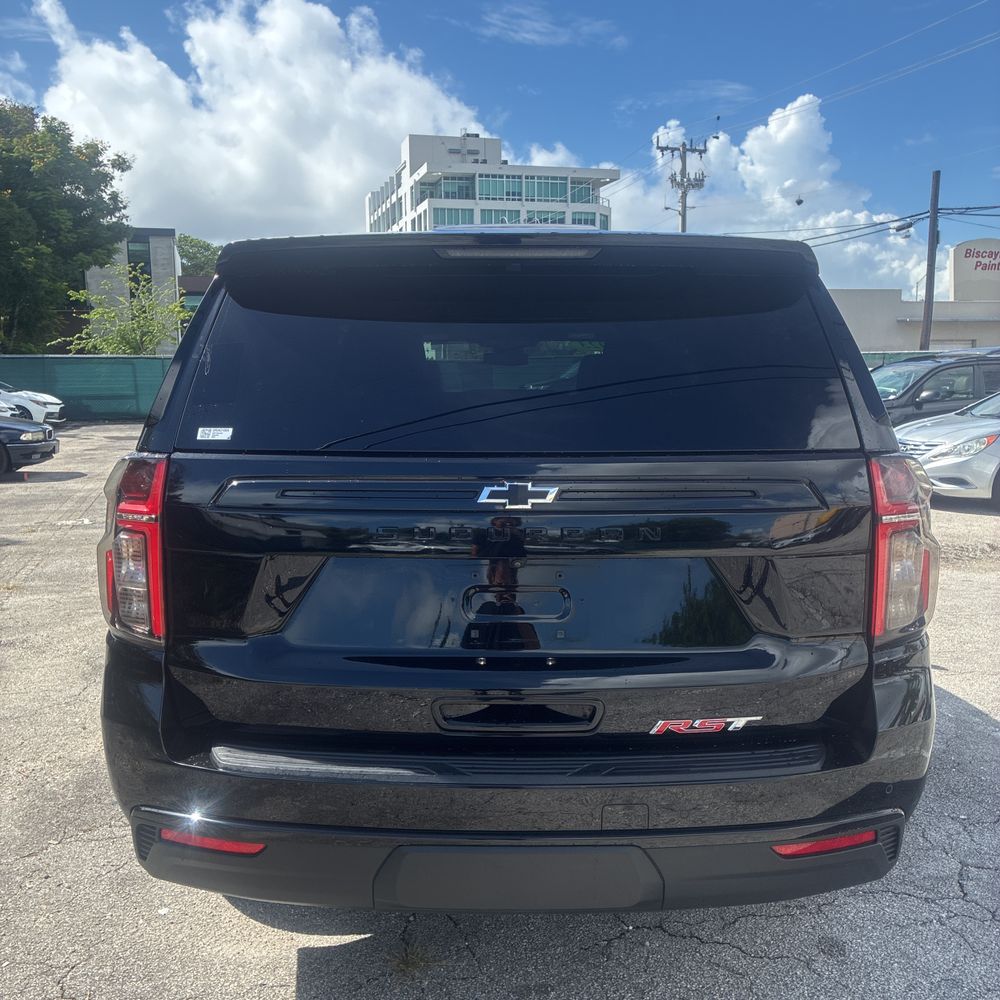 2023 Chevrolet Suburban RST