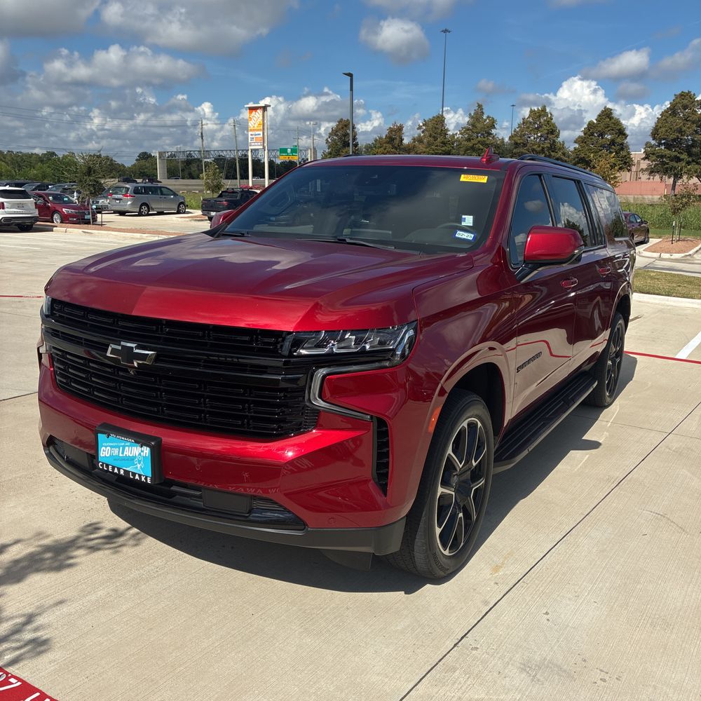 2023 Chevrolet Suburban RST