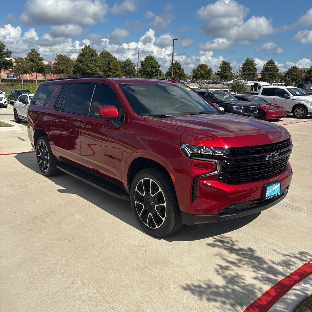 2023 Chevrolet Suburban RST