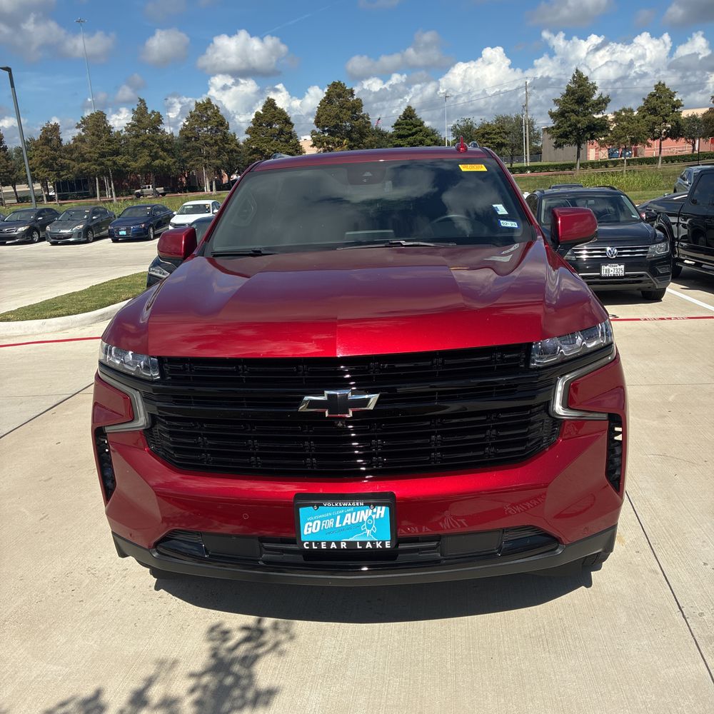 2023 Chevrolet Suburban RST