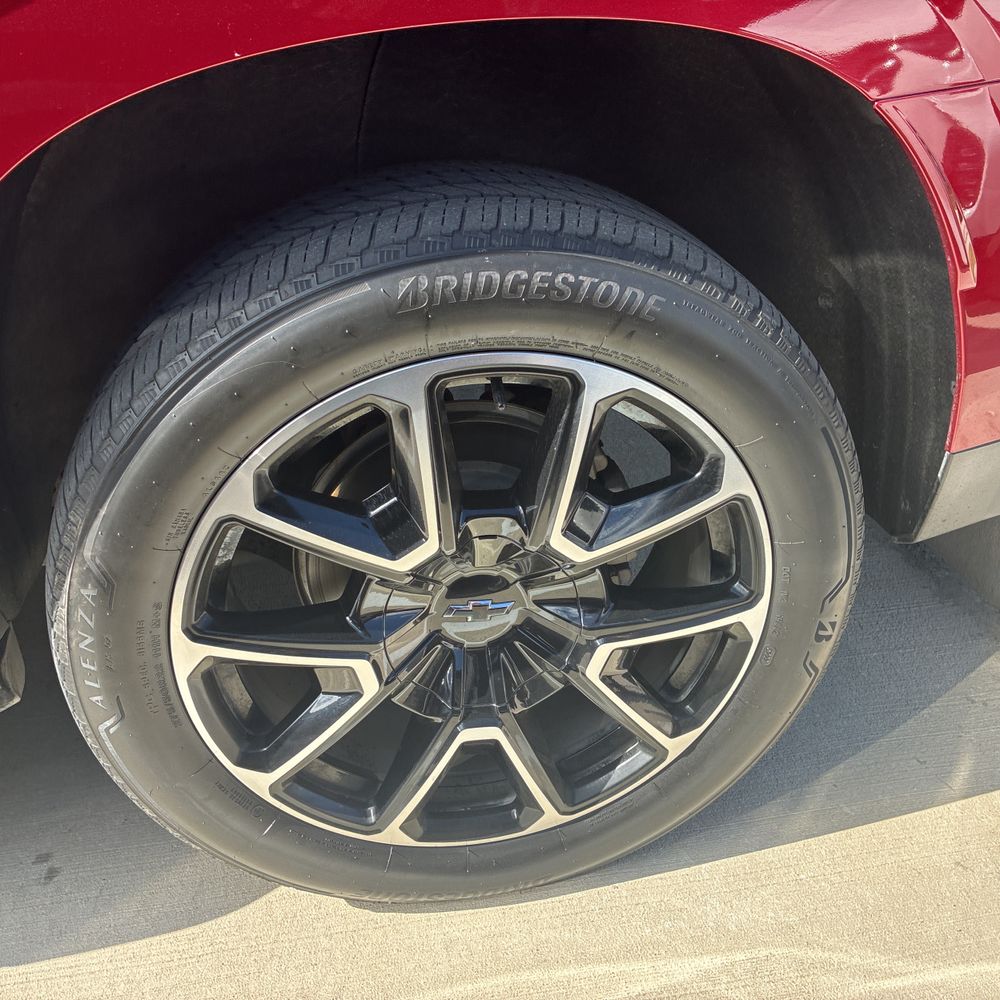 2023 Chevrolet Suburban RST