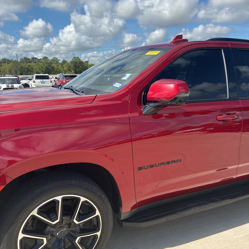 2023 Chevrolet Suburban RST