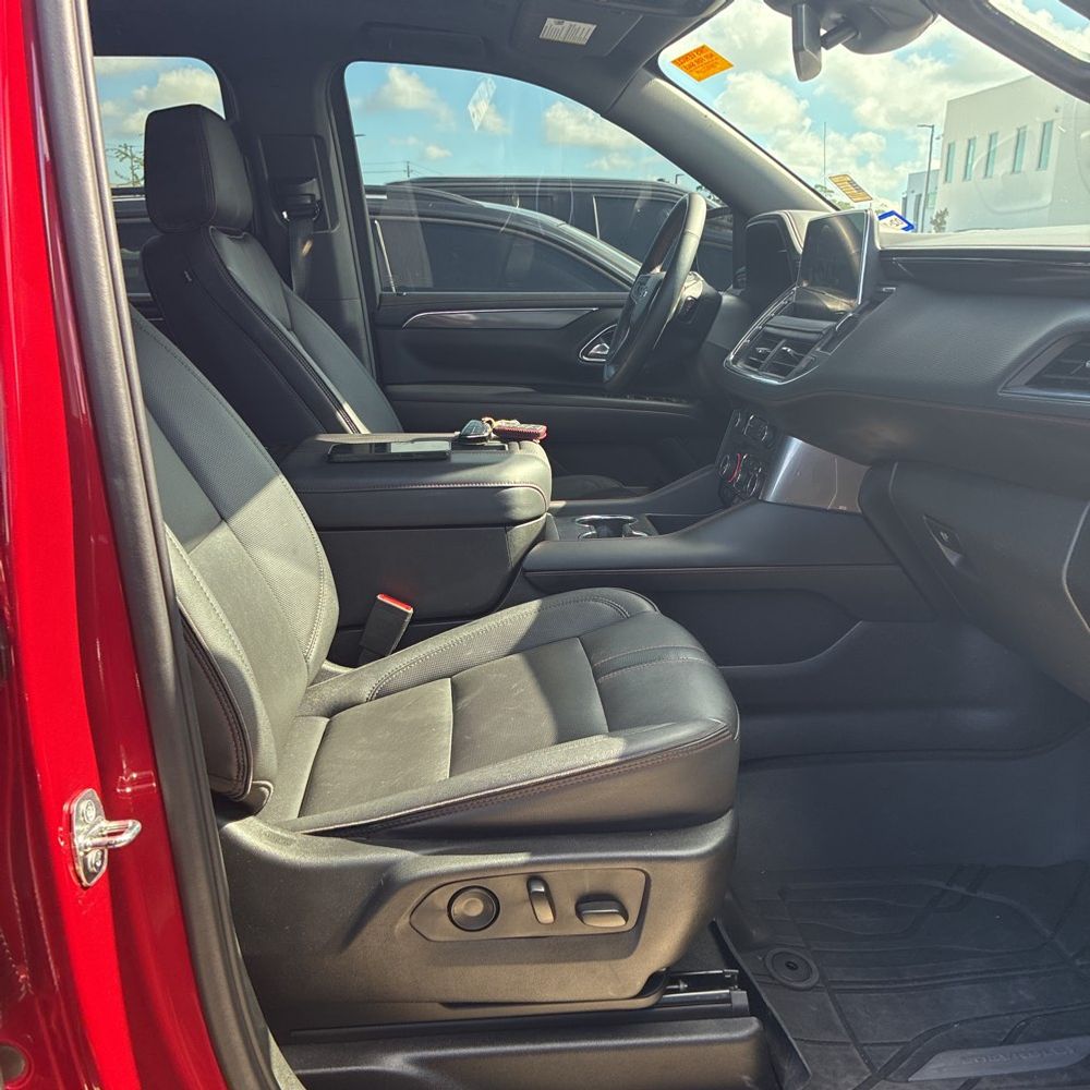 2023 Chevrolet Suburban RST
