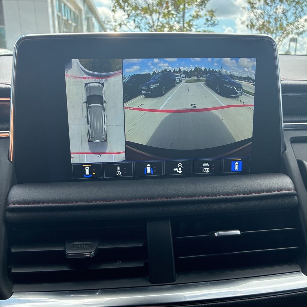 2023 Chevrolet Suburban RST
