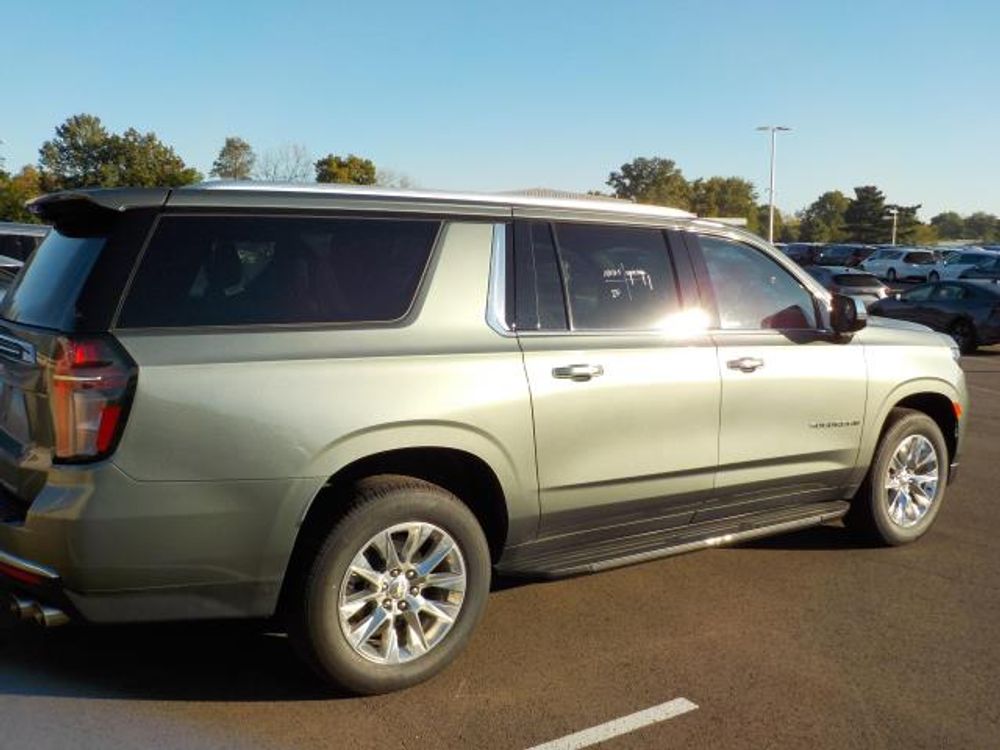 2023 Chevrolet Suburban Premier