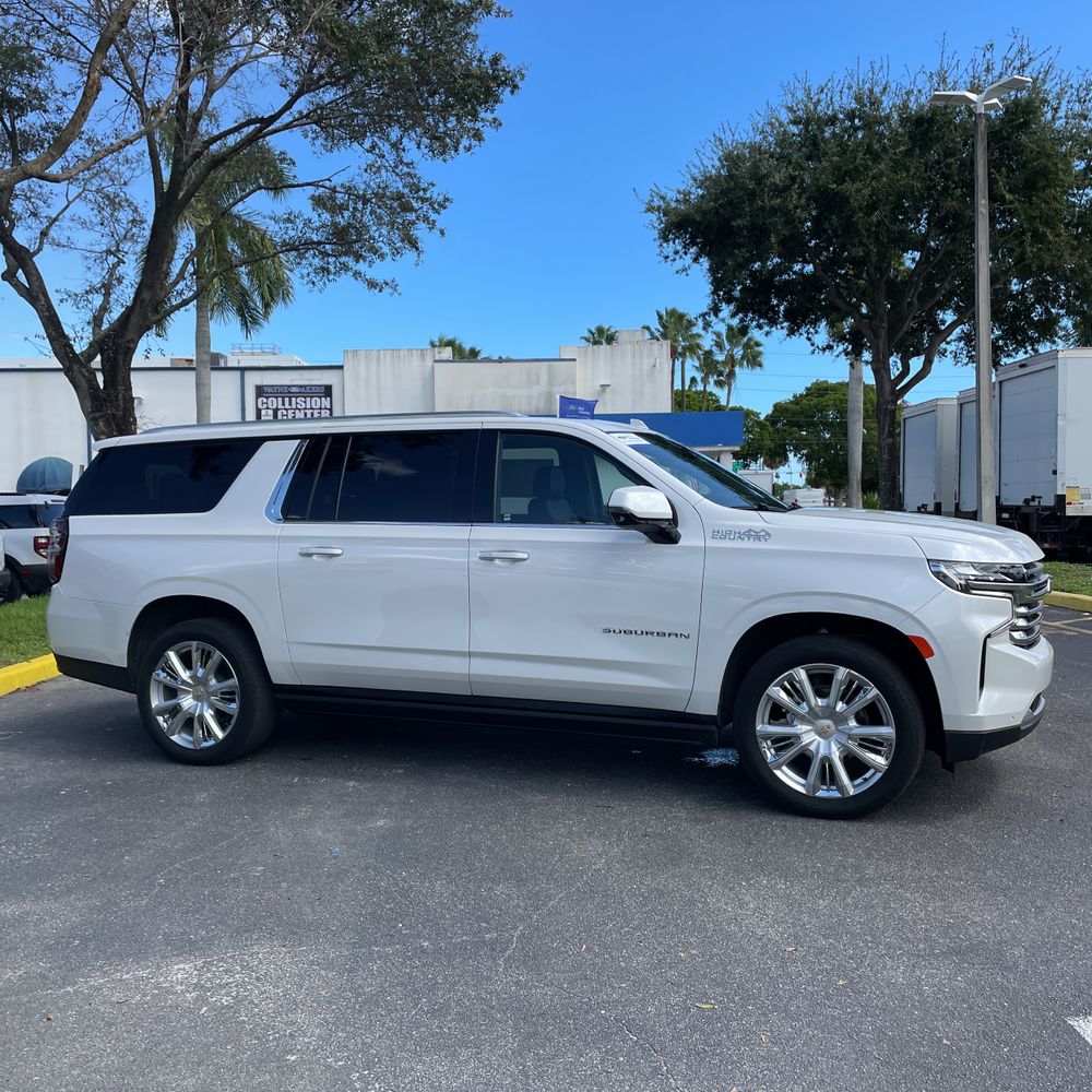 2023 Chevrolet Suburban High Country