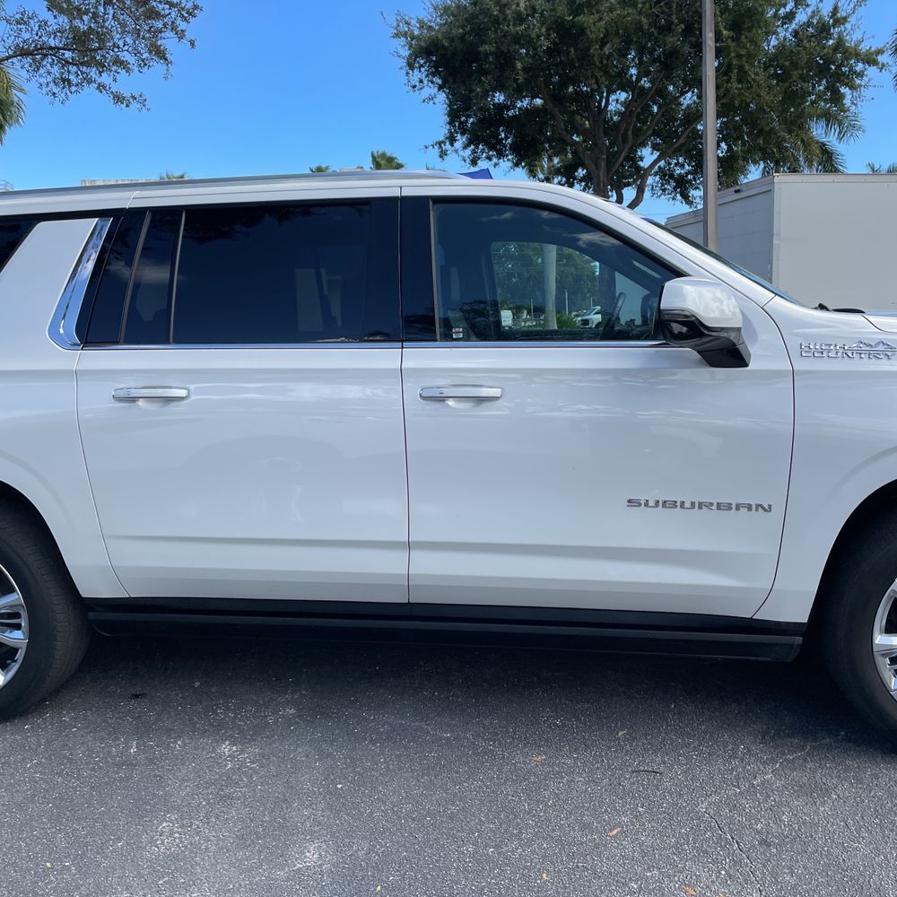 2023 Chevrolet Suburban High Country