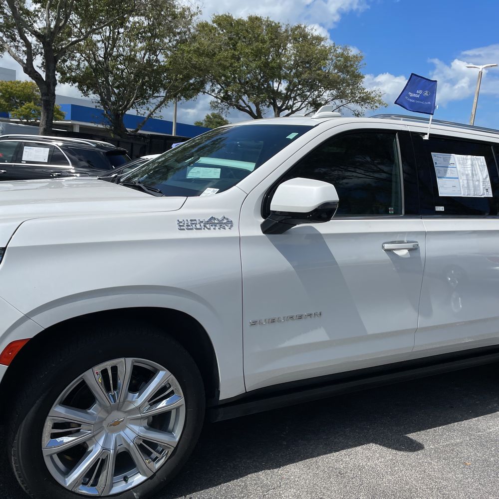 2023 Chevrolet Suburban High Country