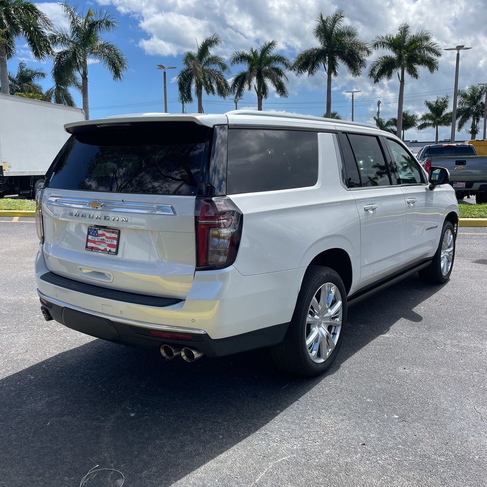 2023 Chevrolet Suburban High Country