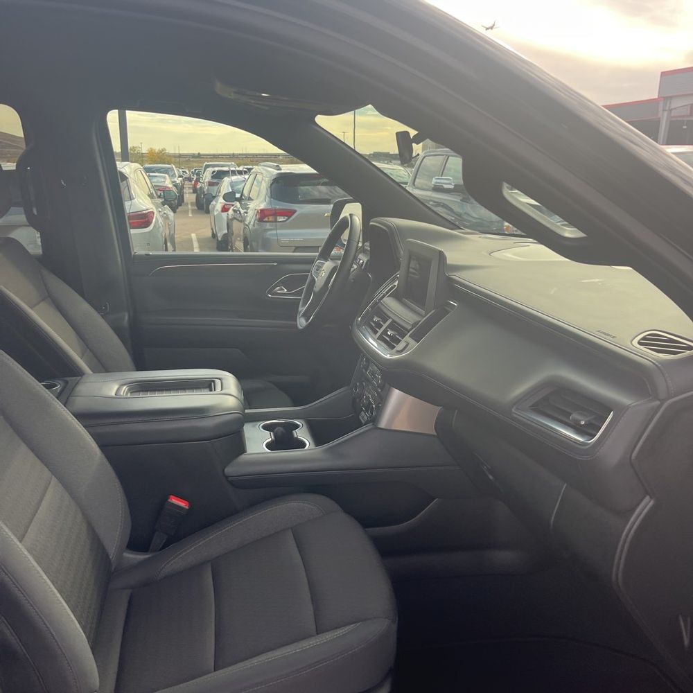 2024 Chevrolet Suburban LS