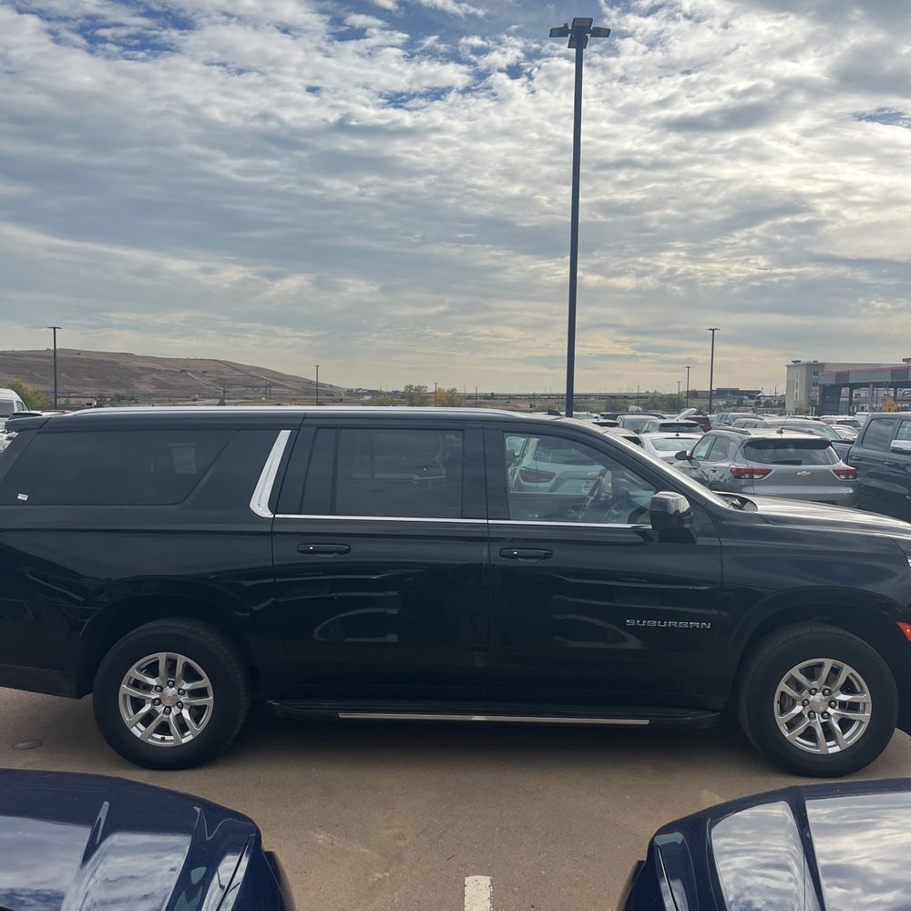 2024 Chevrolet Suburban LS