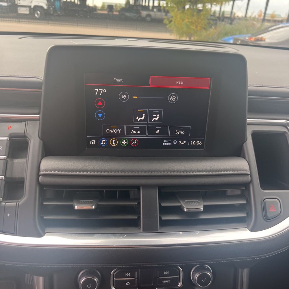 2024 Chevrolet Suburban LS