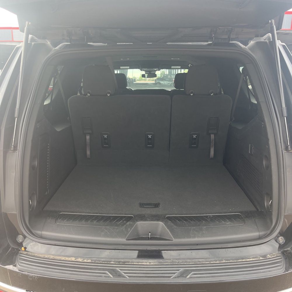 2024 Chevrolet Suburban LS