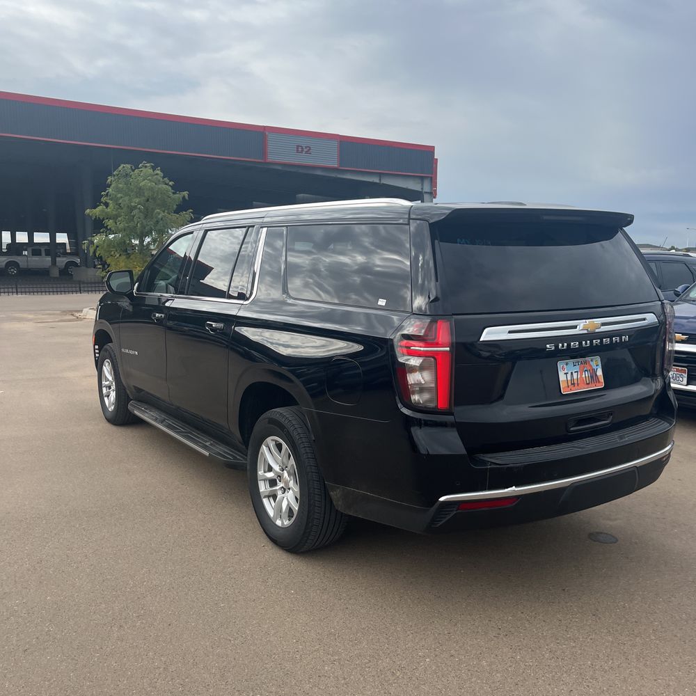 2024 Chevrolet Suburban LS