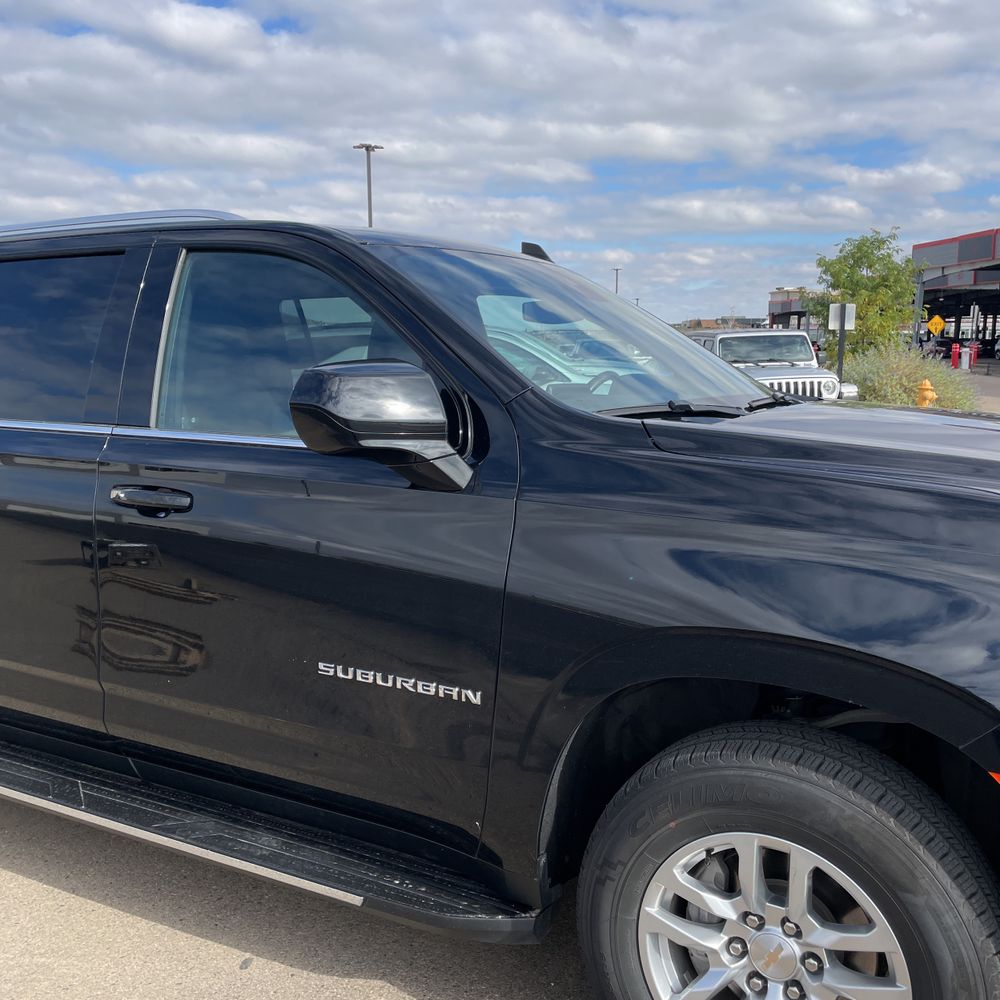 2024 Chevrolet Suburban LS