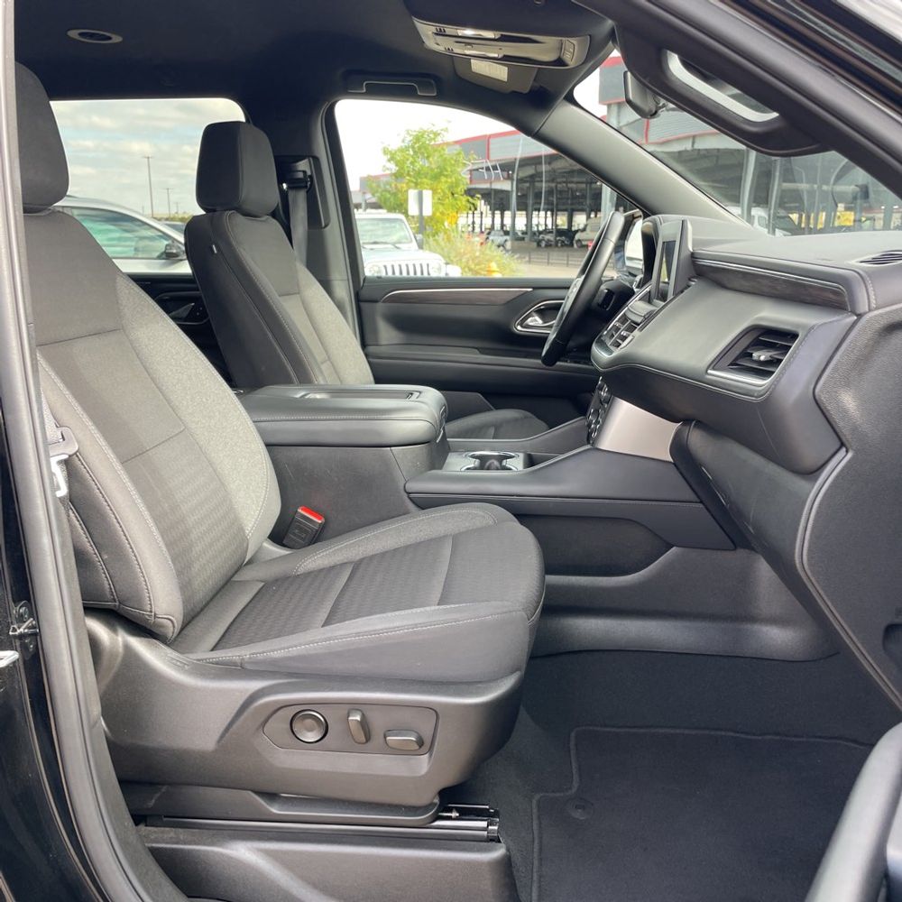 2024 Chevrolet Suburban LS