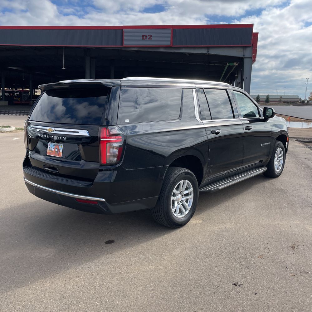2024 Chevrolet Suburban LS